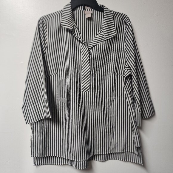 Chico's grey white stripe no iron 3/4 sleeve tunic top buttons cotton size 2 - Picture 1 of 6